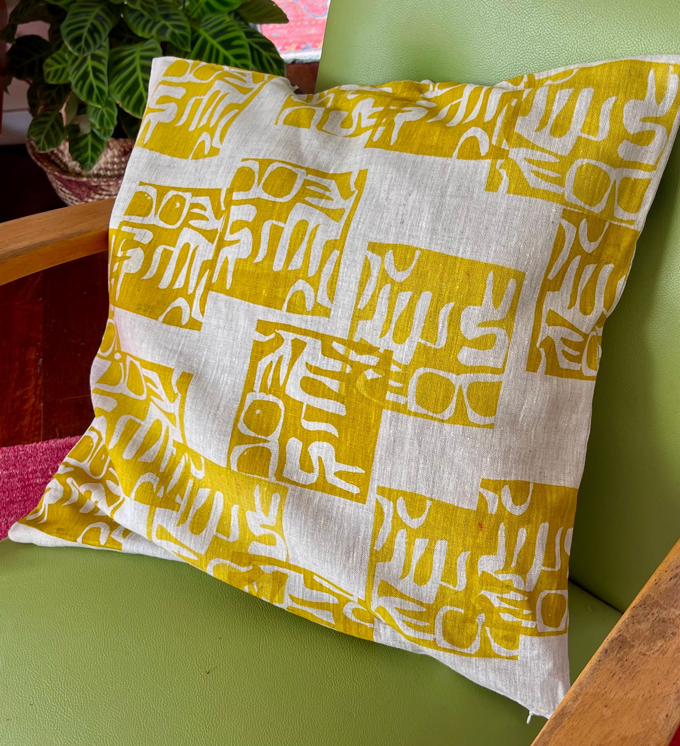 Cushion cover - gold and bronze motifs
