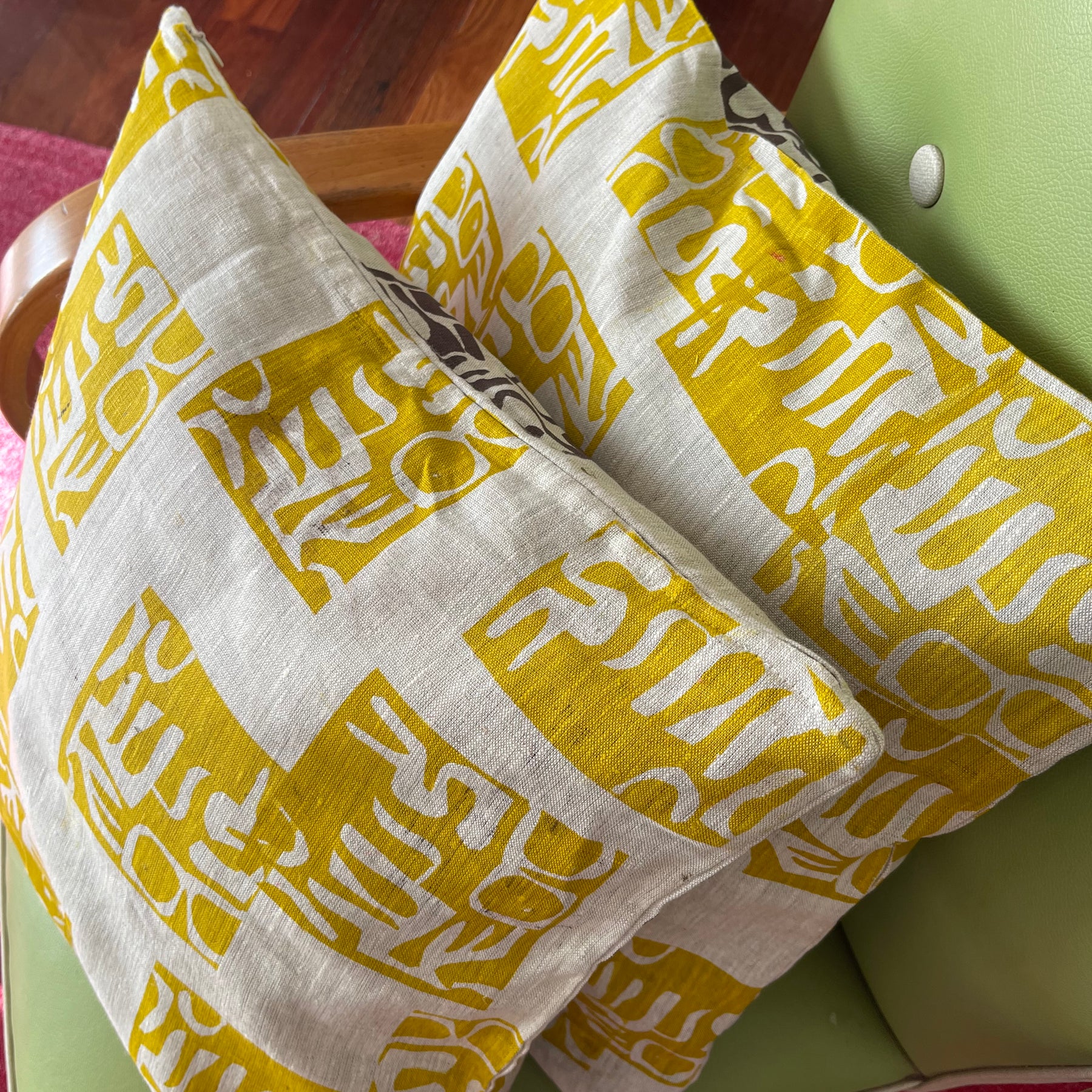Cushion cover - gold and bronze motifs