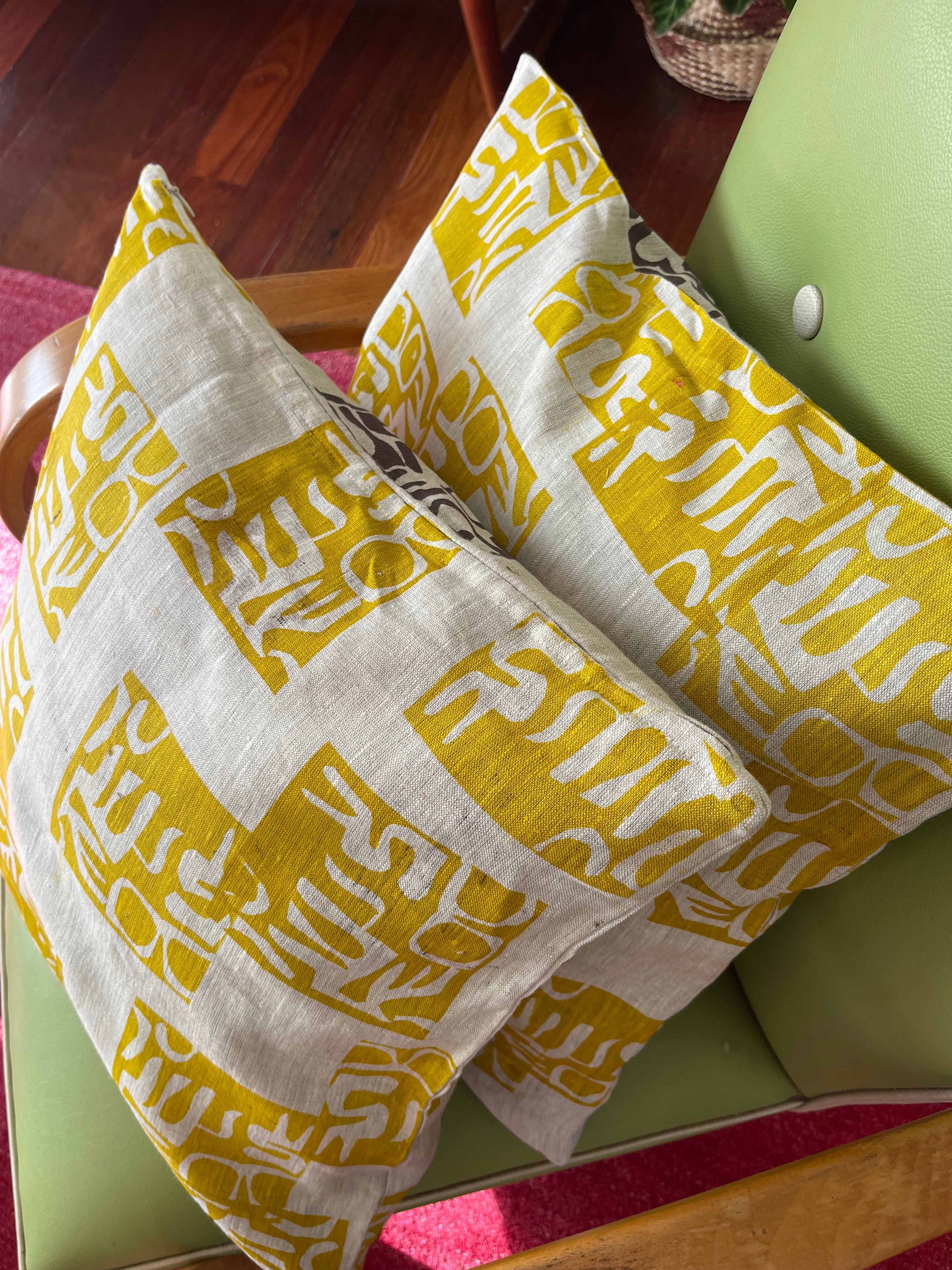 Cushion cover - gold and bronze motifs