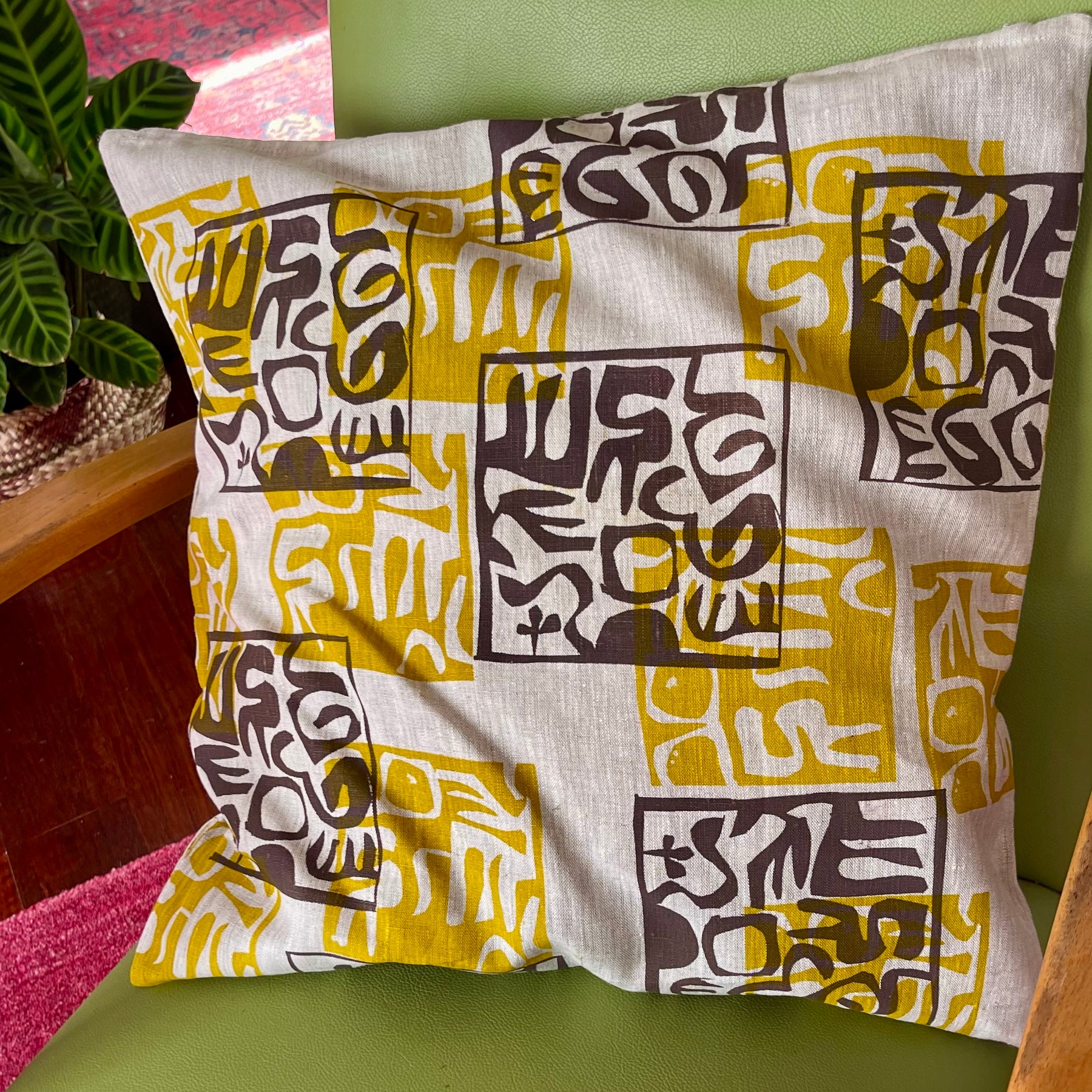 Cushion cover - gold and bronze motifs
