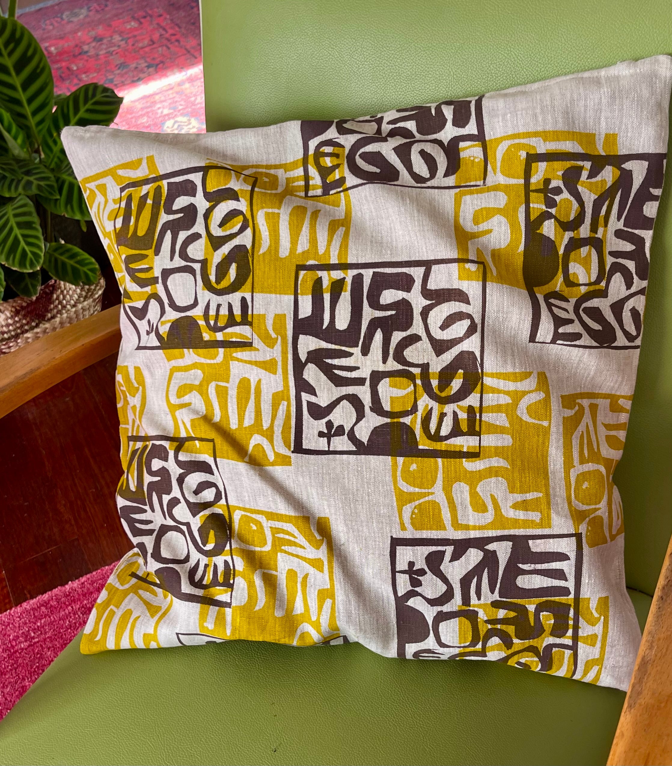 Cushion cover - gold and bronze motifs