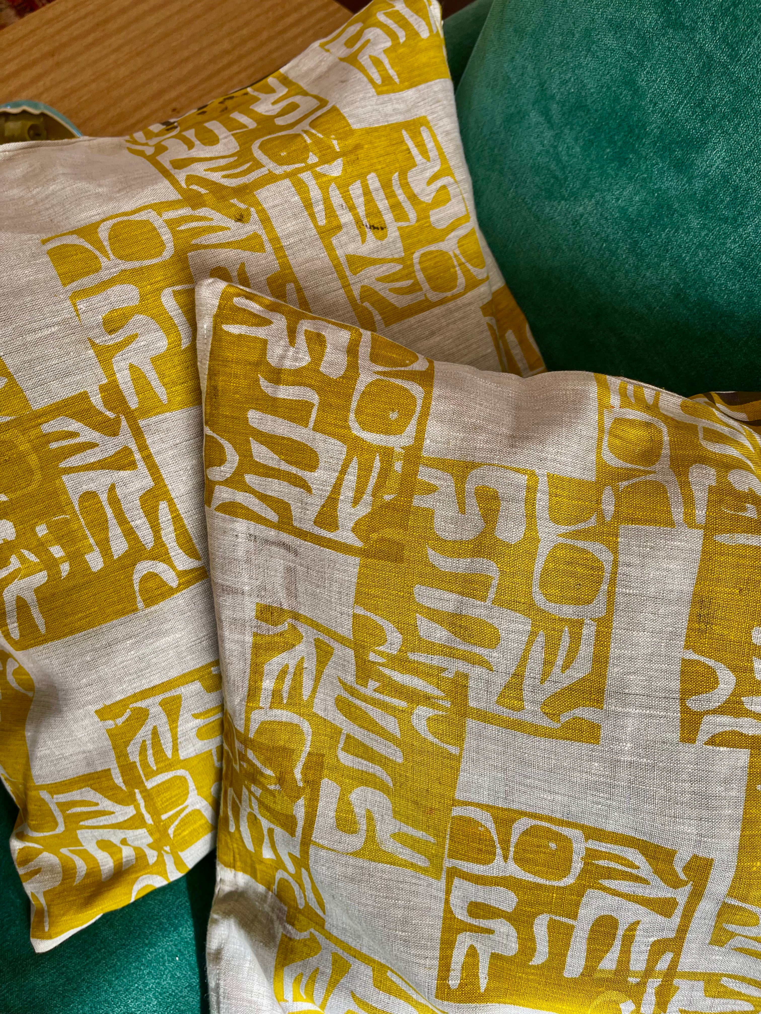 Cushion cover - gold and bronze motifs