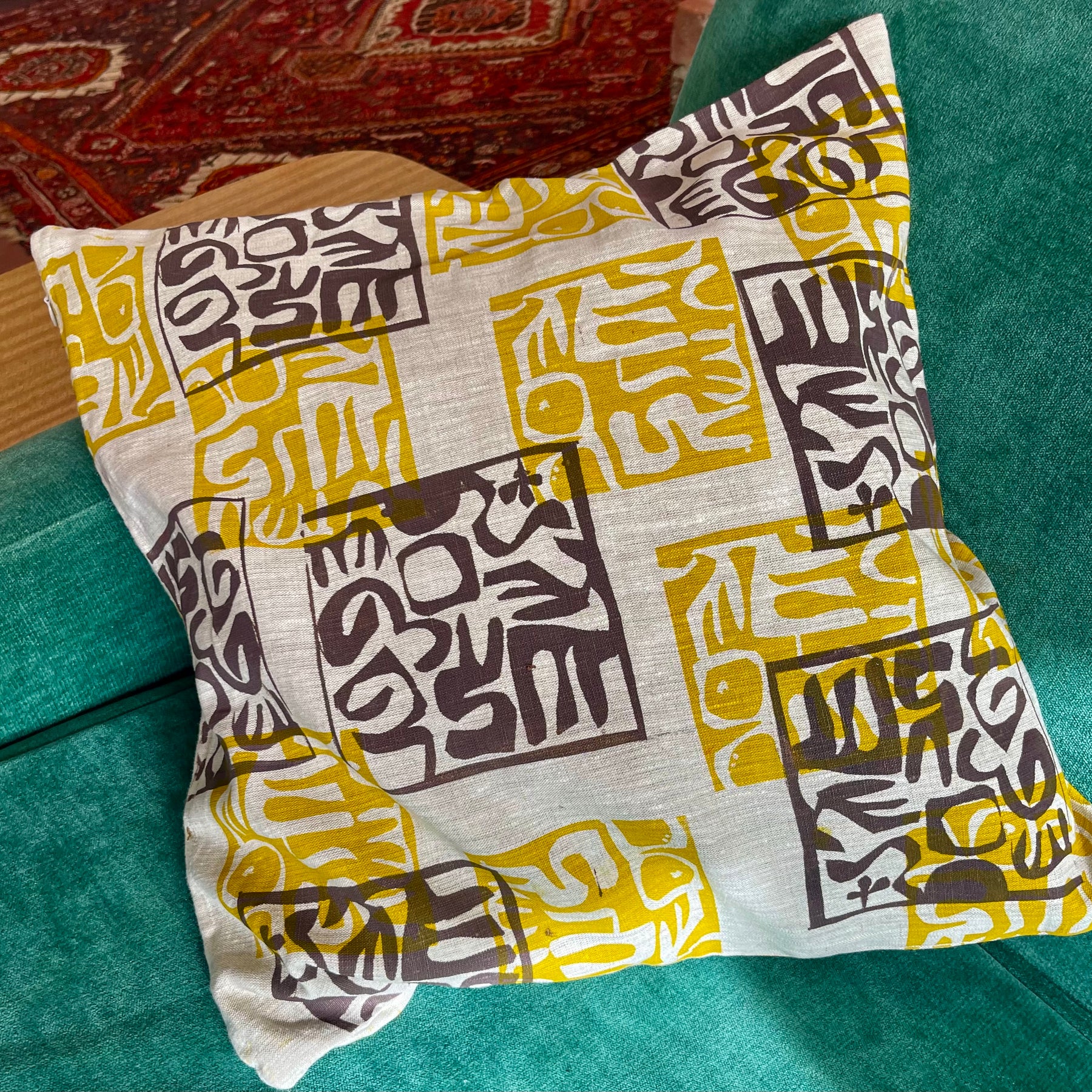 Cushion cover - gold and bronze motifs