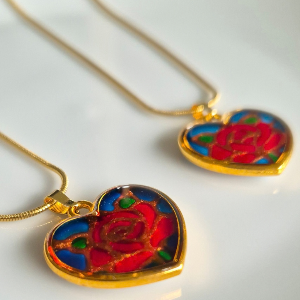 Hand-painted Resin Flower Heart Pendants