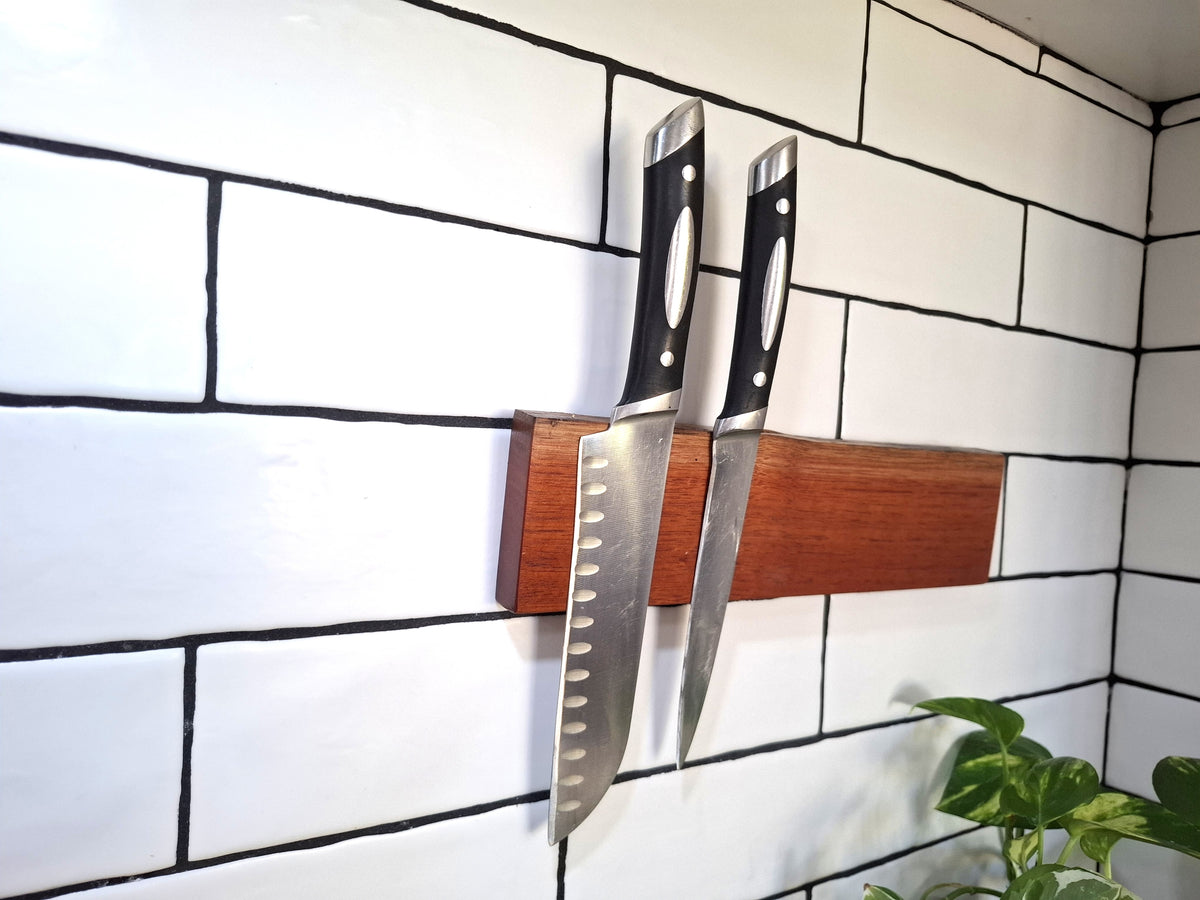 Handmade Wooden Magnetic Knife Holder: Wall-Mounted Kitchen Rack