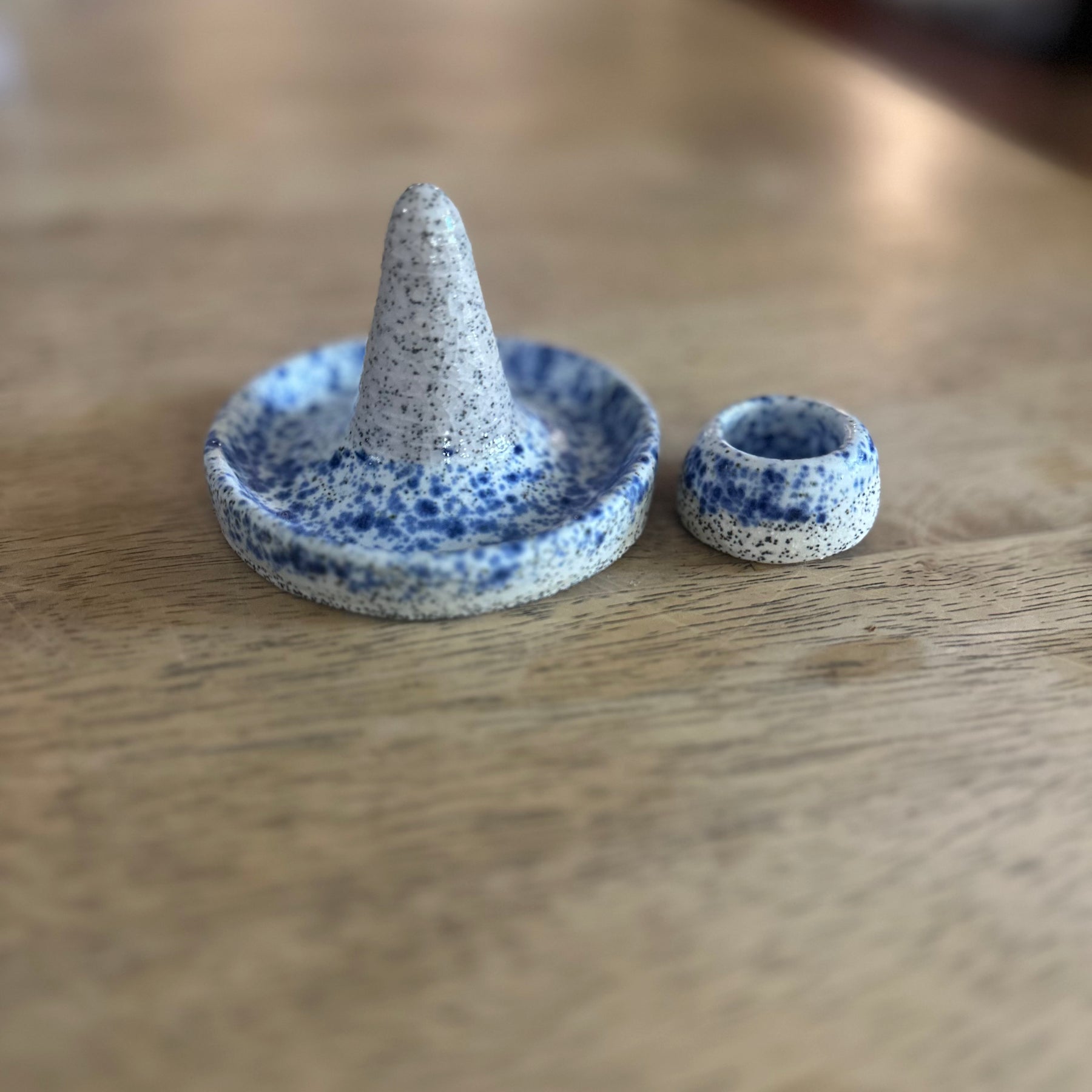 A Ring Holder and Earring Thumb Pot Set