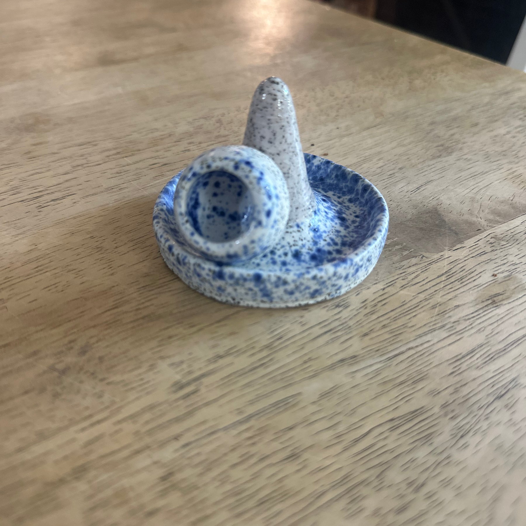 A Ring Holder and Earring Thumb Pot Set