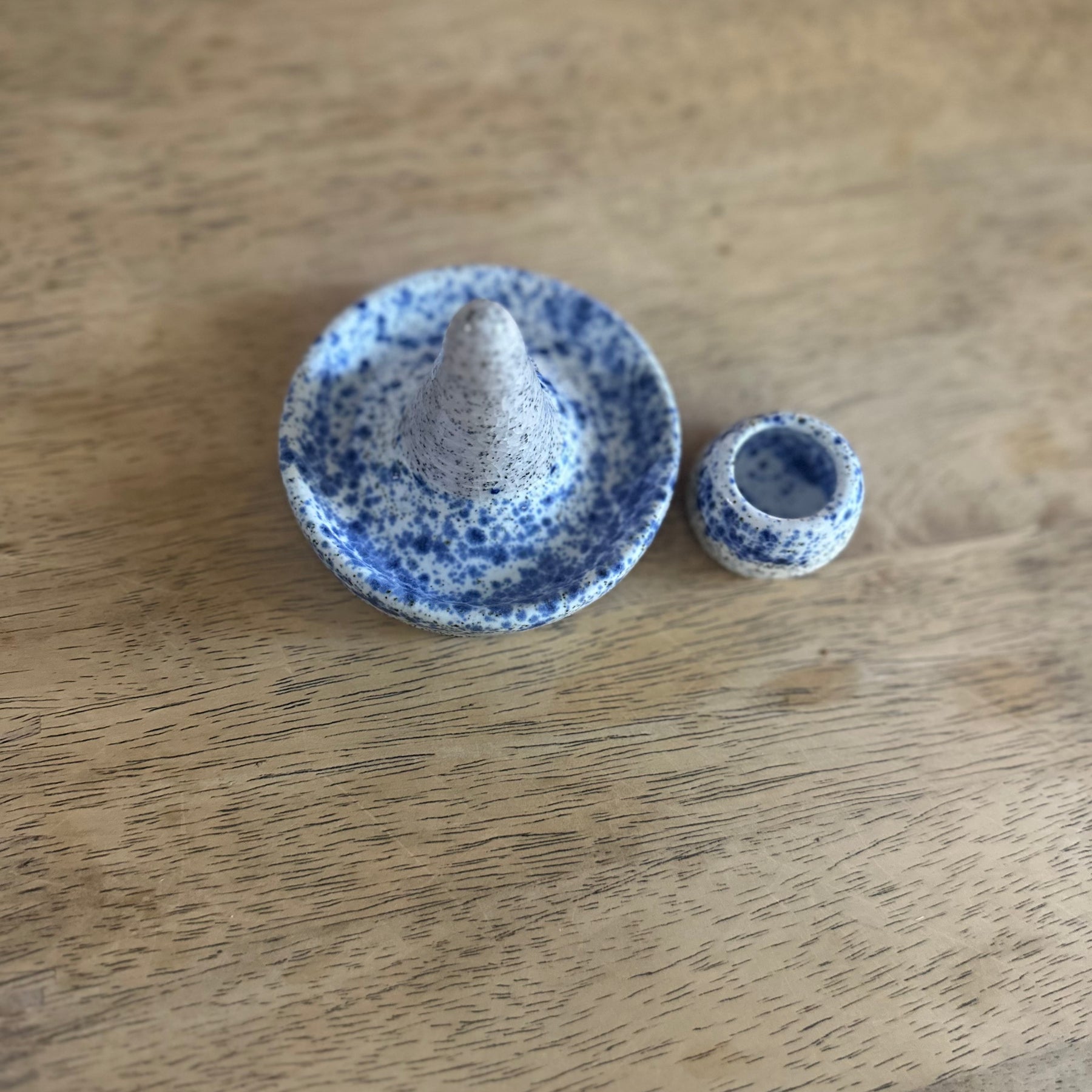 A Ring Holder and Earring Thumb Pot Set