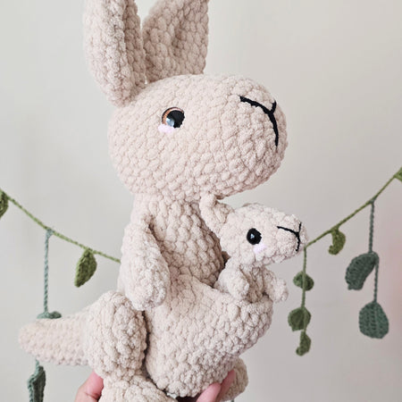 Mama Roo and Joey Lou - Crochet