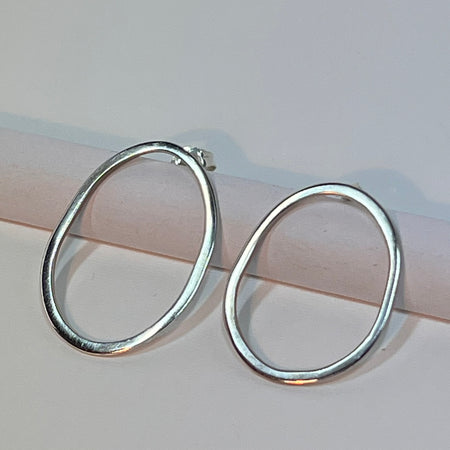 Organic oval stud earrings