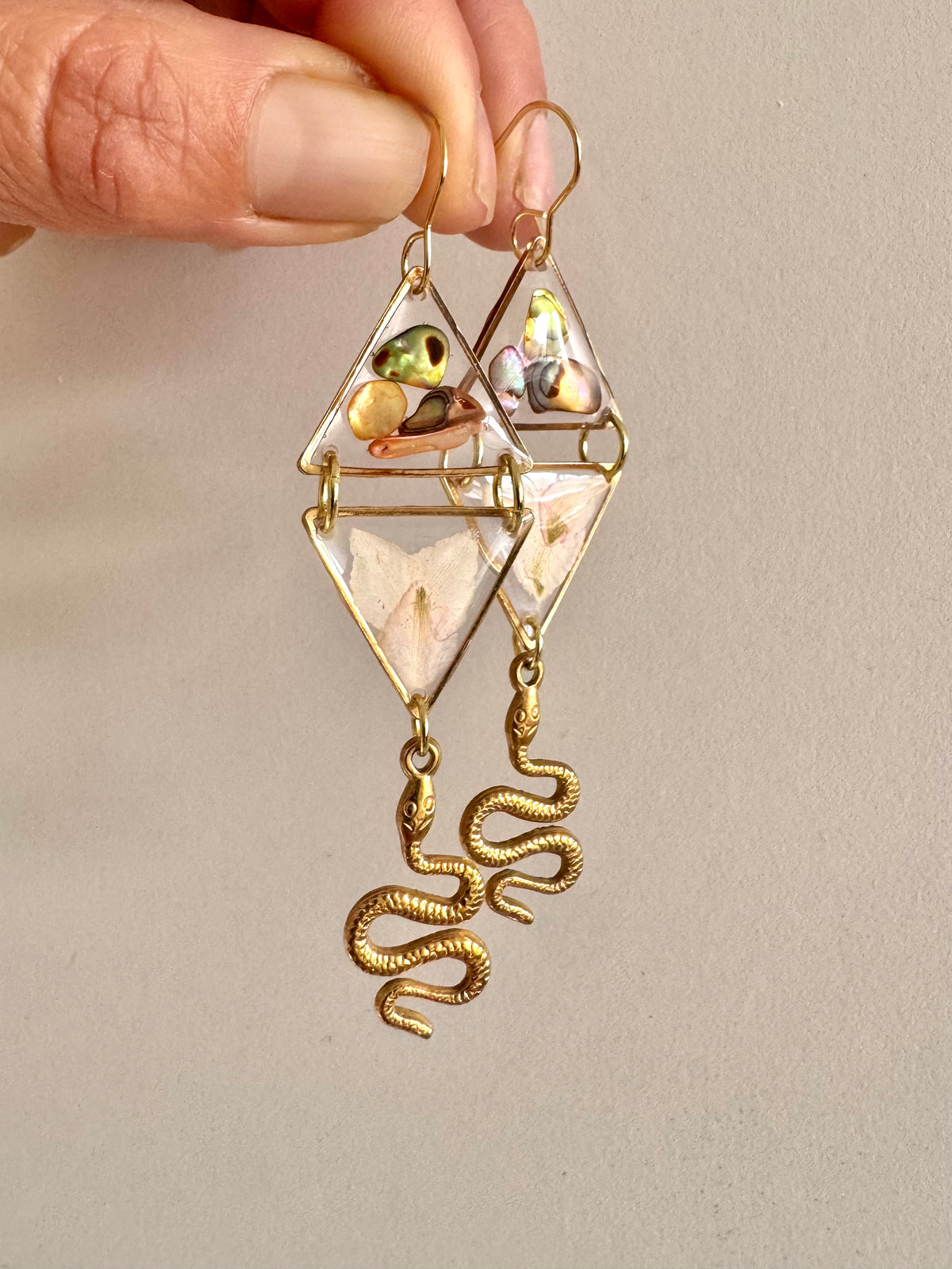 Double triangle cowrie shell and pressed flower resin earrings - gold
