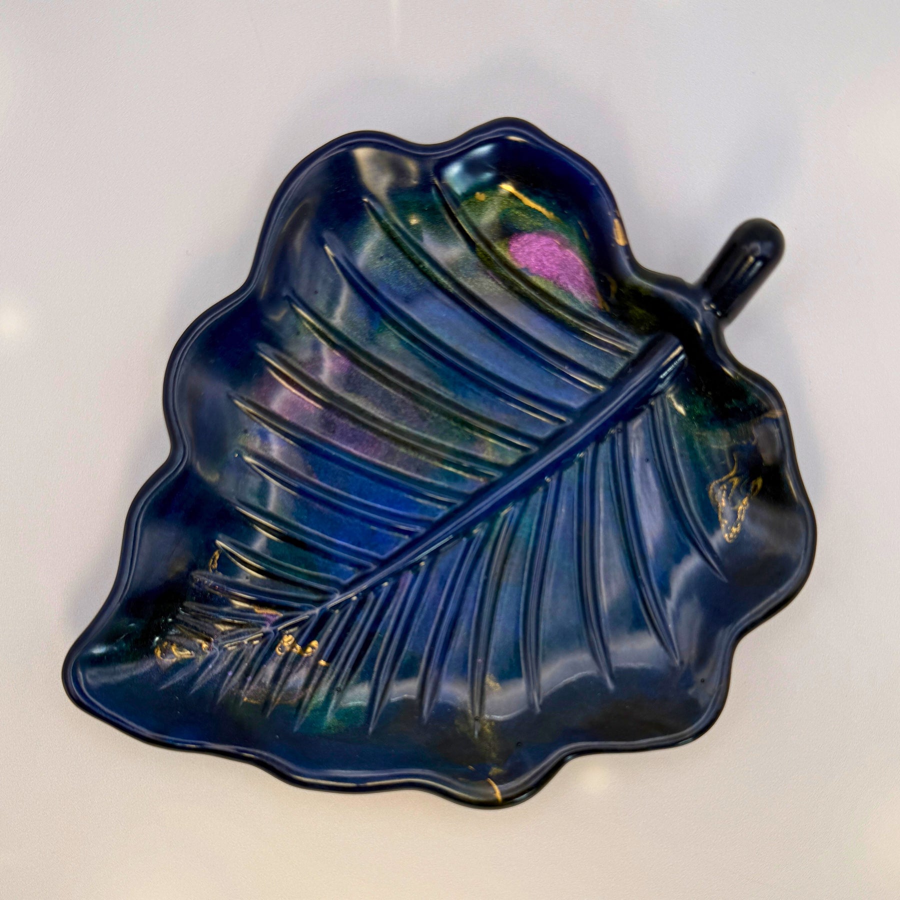 Un-be-leaf-able handmade resin leaf trays