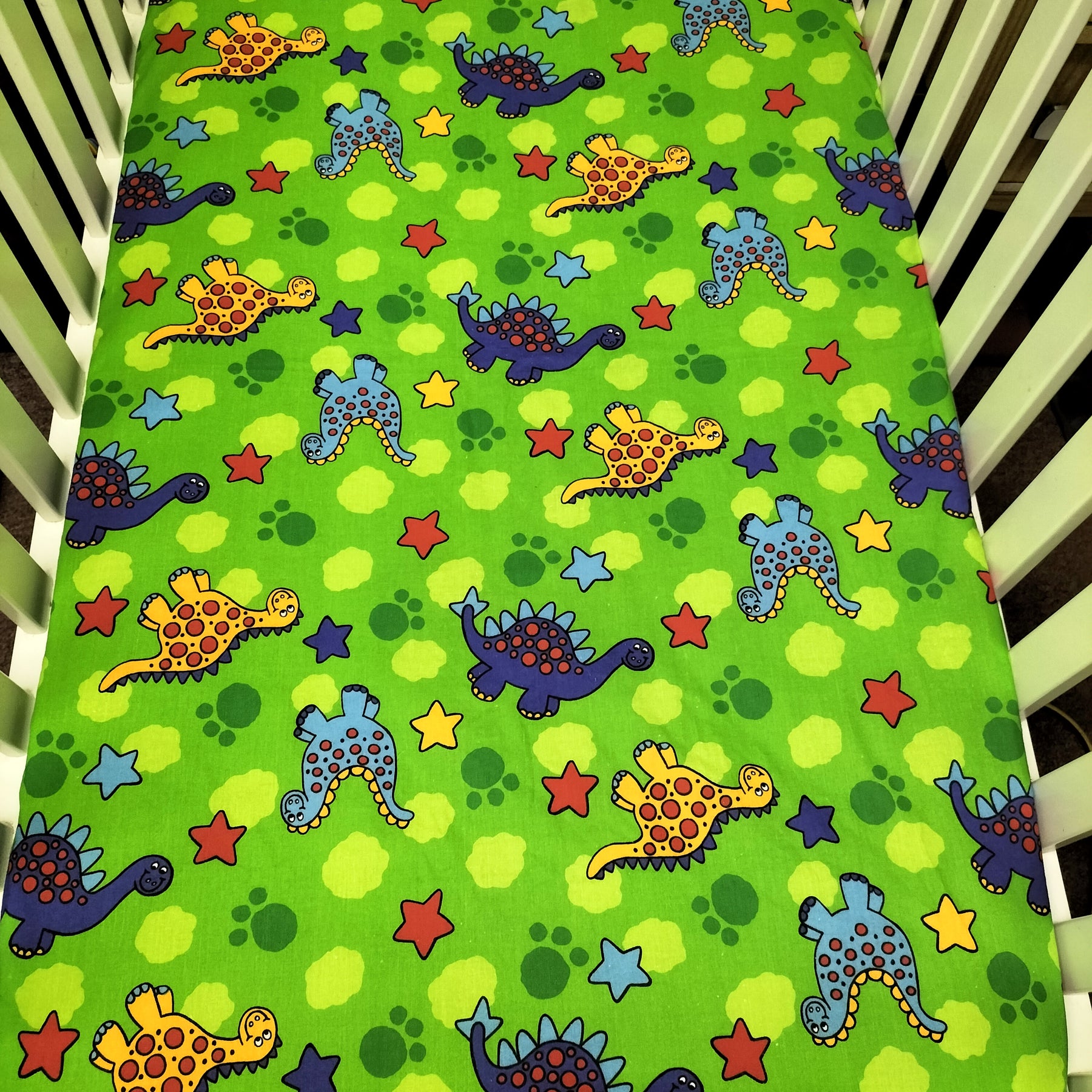 FITTED COT SHEETS - GREEN DINOSAURS