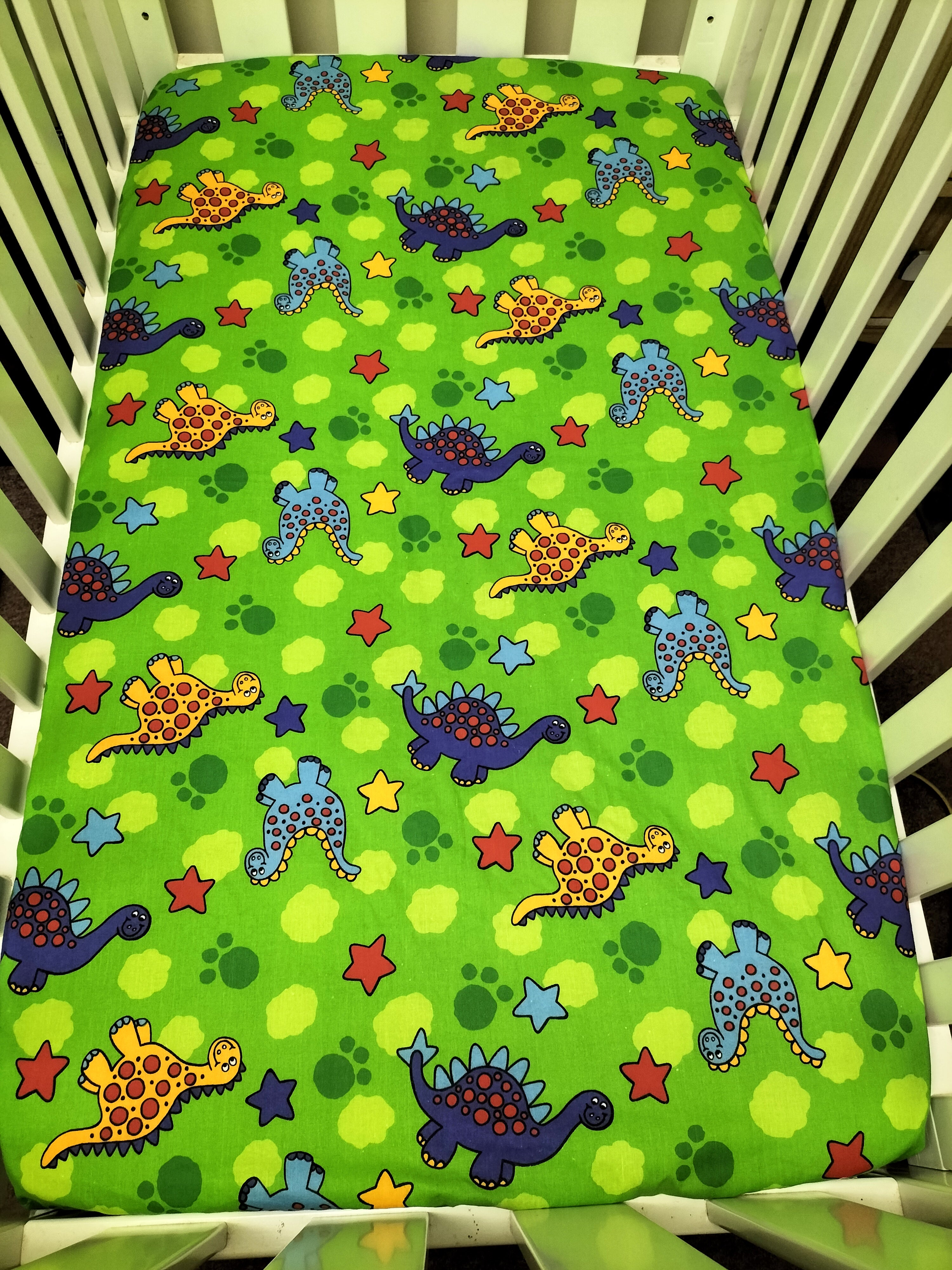 FITTED COT SHEETS - GREEN DINOSAURS