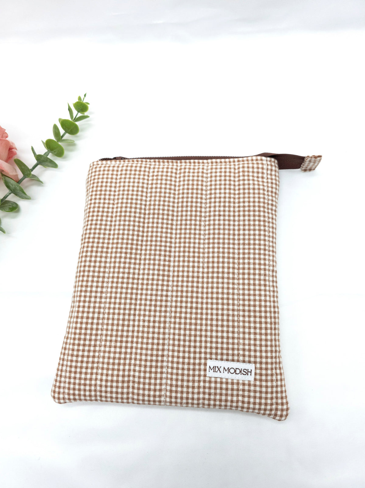 Padded Kindle Sleeve, Quilted E-reader case, Caramel Gingham