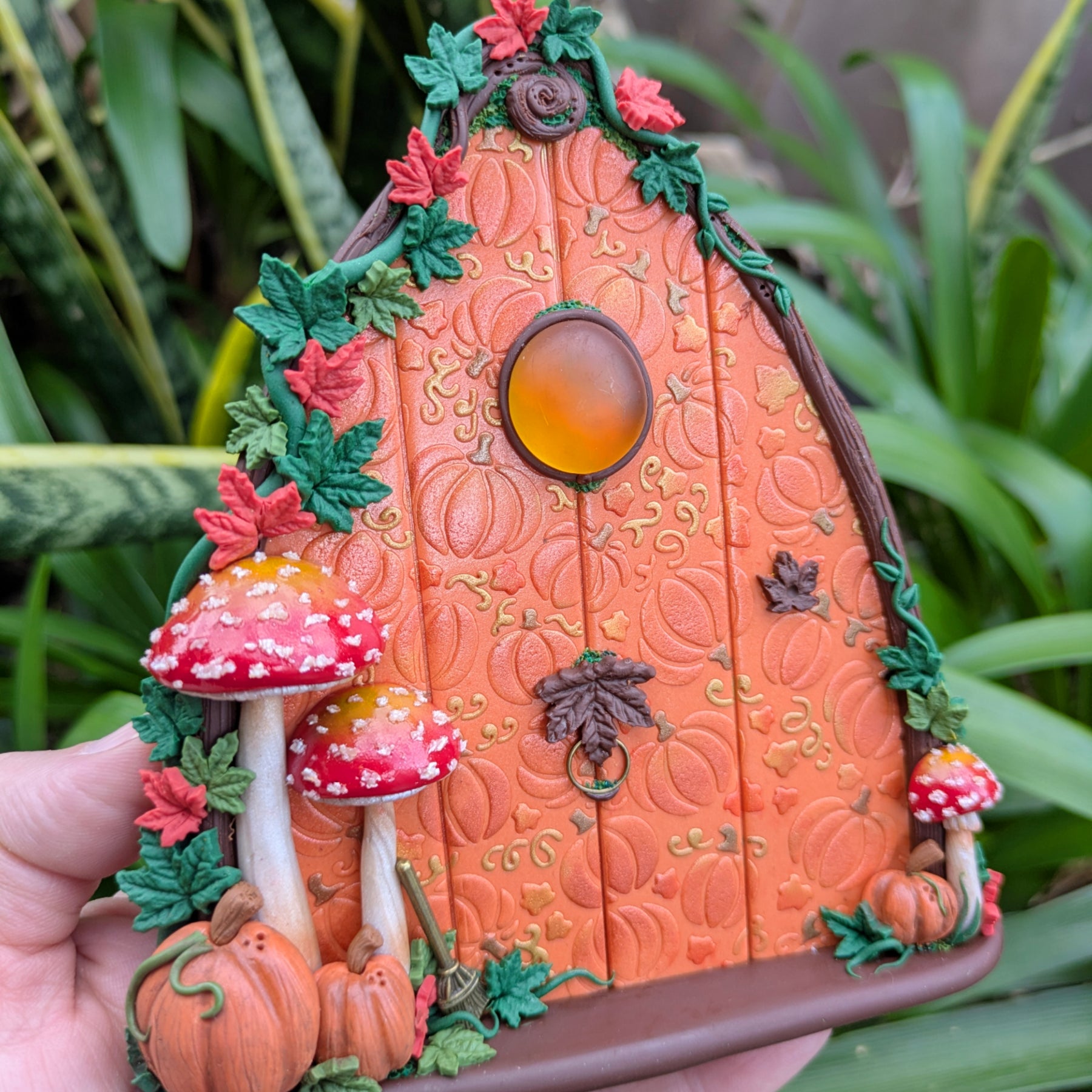 Pumpkin Harvest Fairy Door – A Little Piece of Autumn Magic!