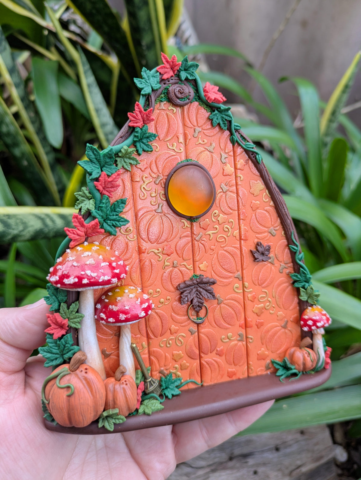 Pumpkin Harvest Fairy Door – A Little Piece of Autumn Magic!