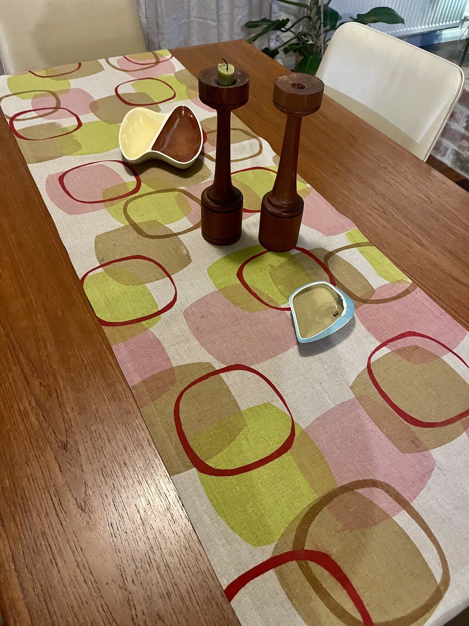 Table runner - Brown lime and red circles