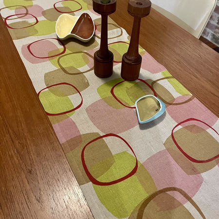 Table runner - Brown lime and red circles