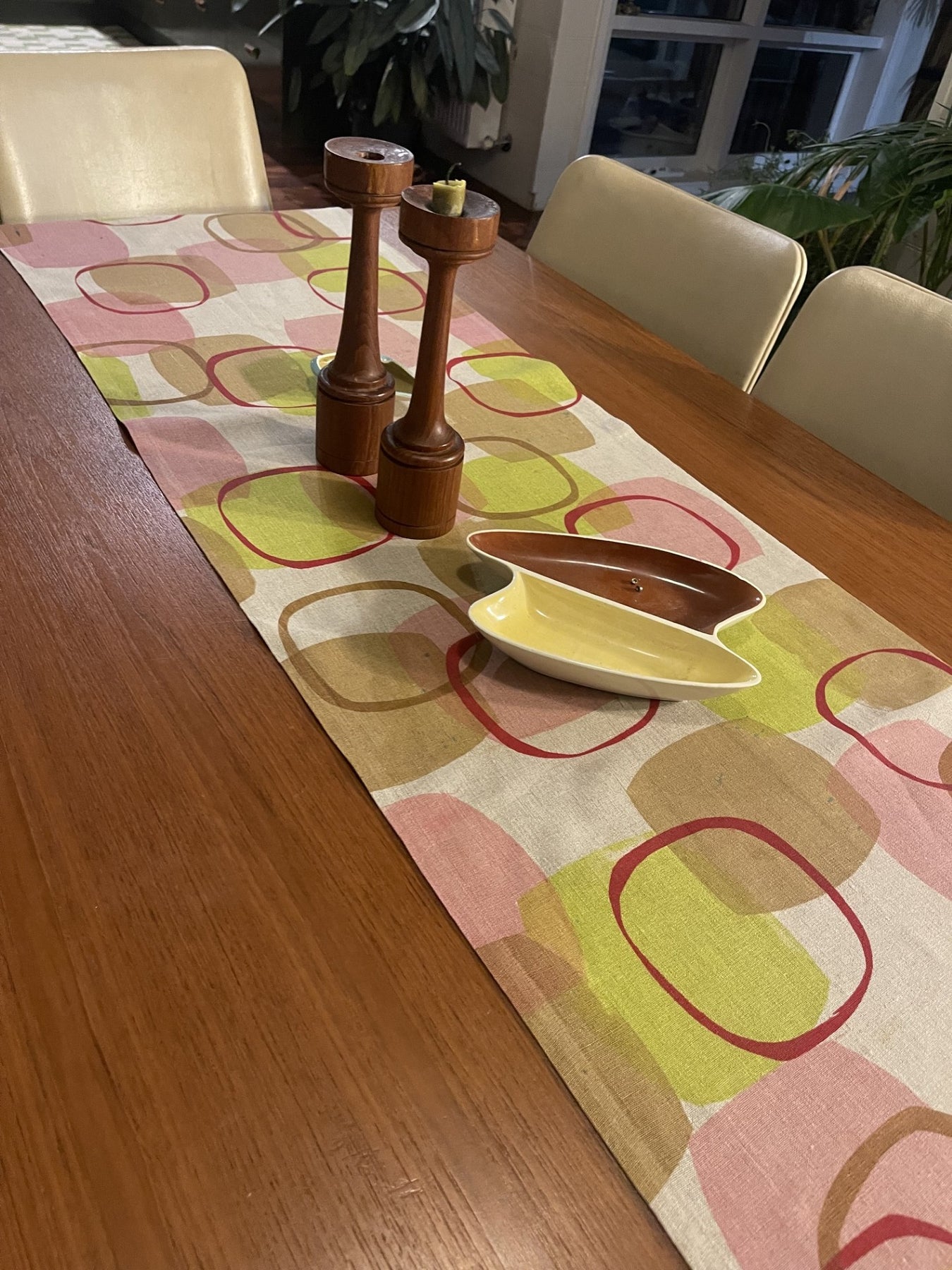 Table runner - Brown lime and red circles