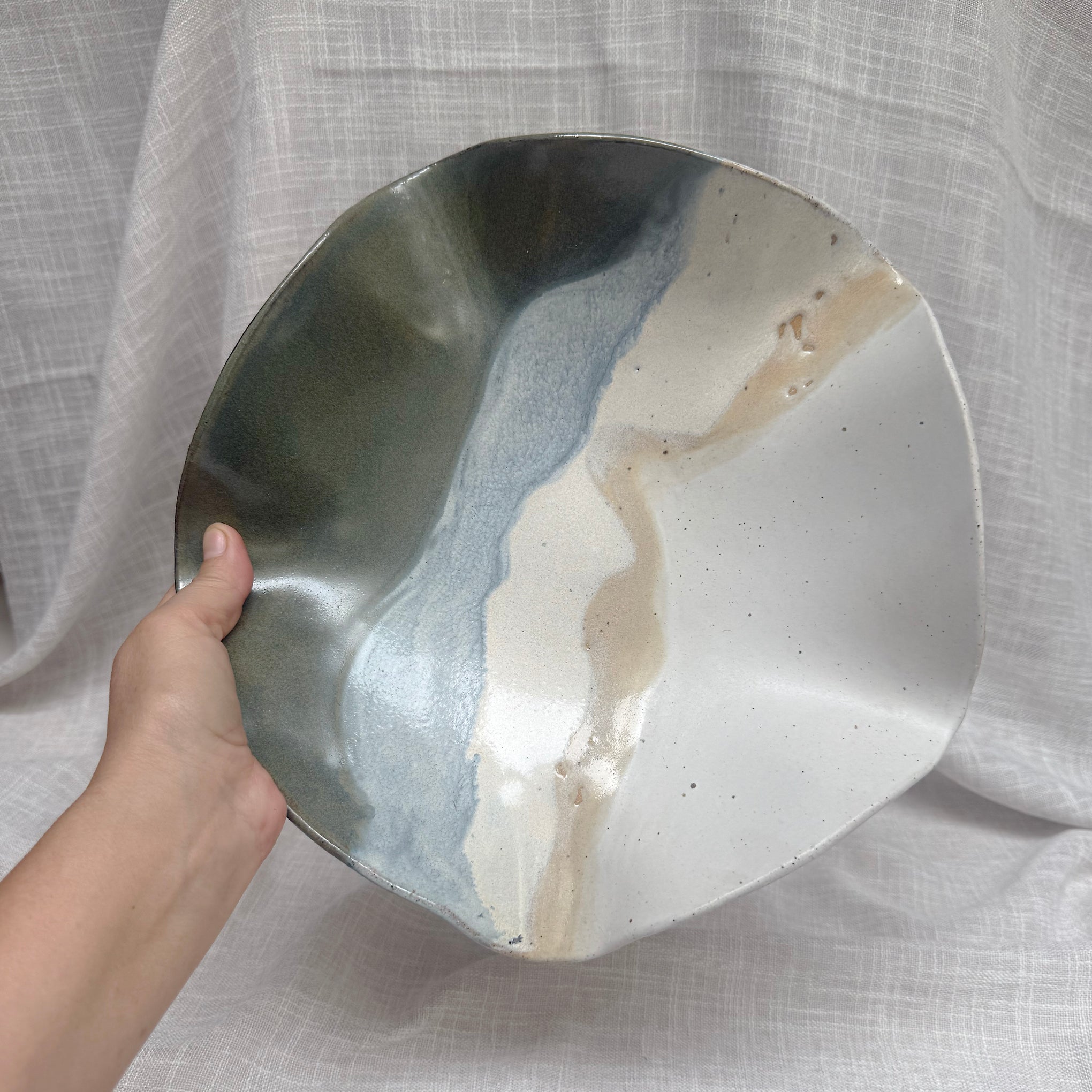 Ceramic Wave Bowl 26cm x 26cm