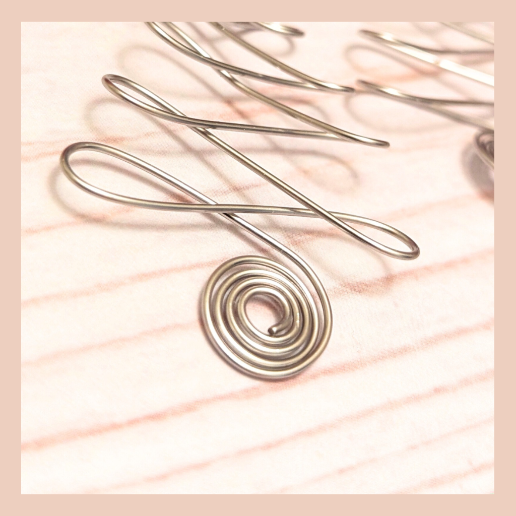 Christmas tree earrings - Handmade - Wire art - Hypoallergenic earhooks