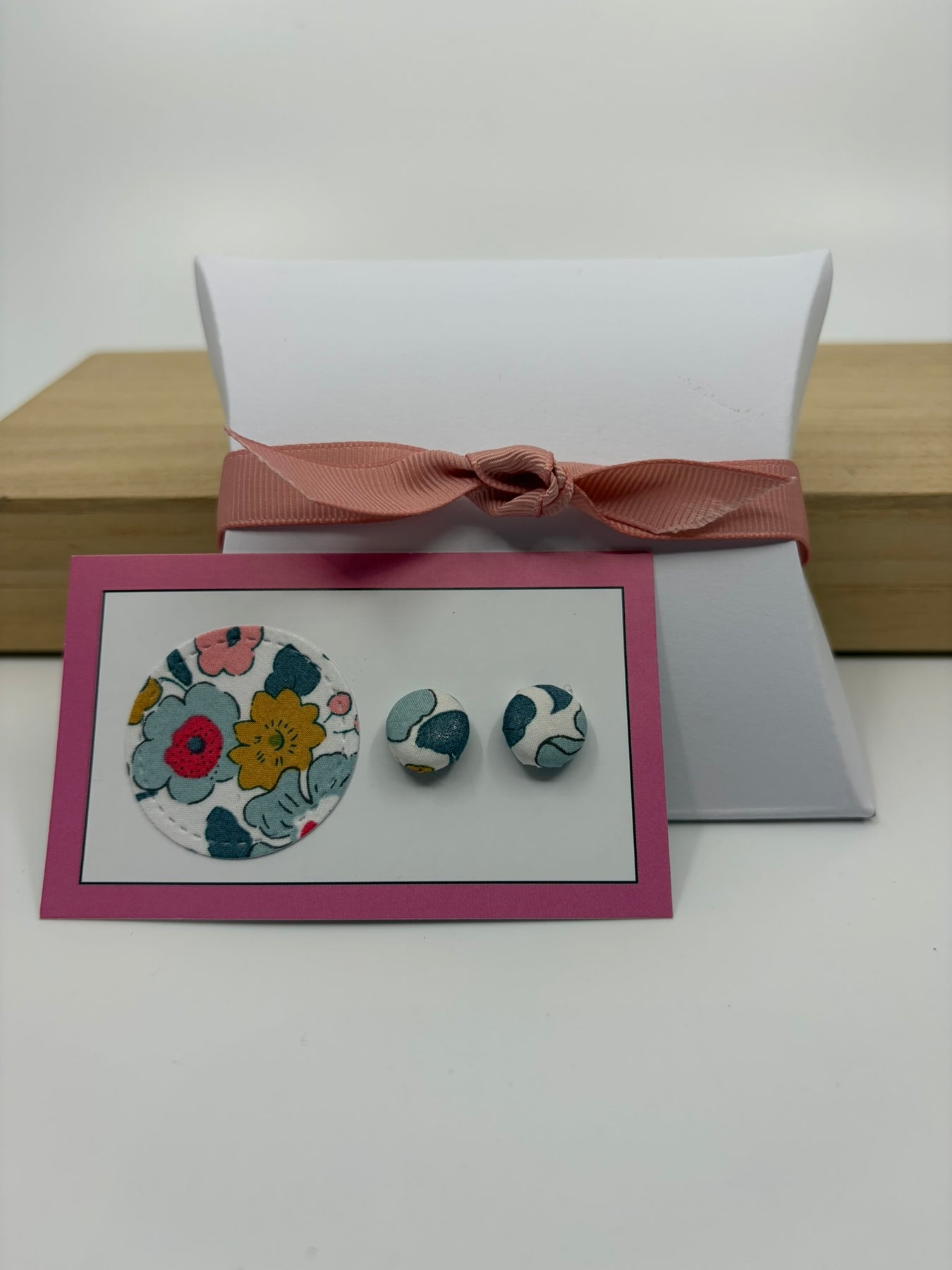 (Copy) Liberty Fabric Luxury Handmade gift box including a zipper pouch, ear rings and scrunchie