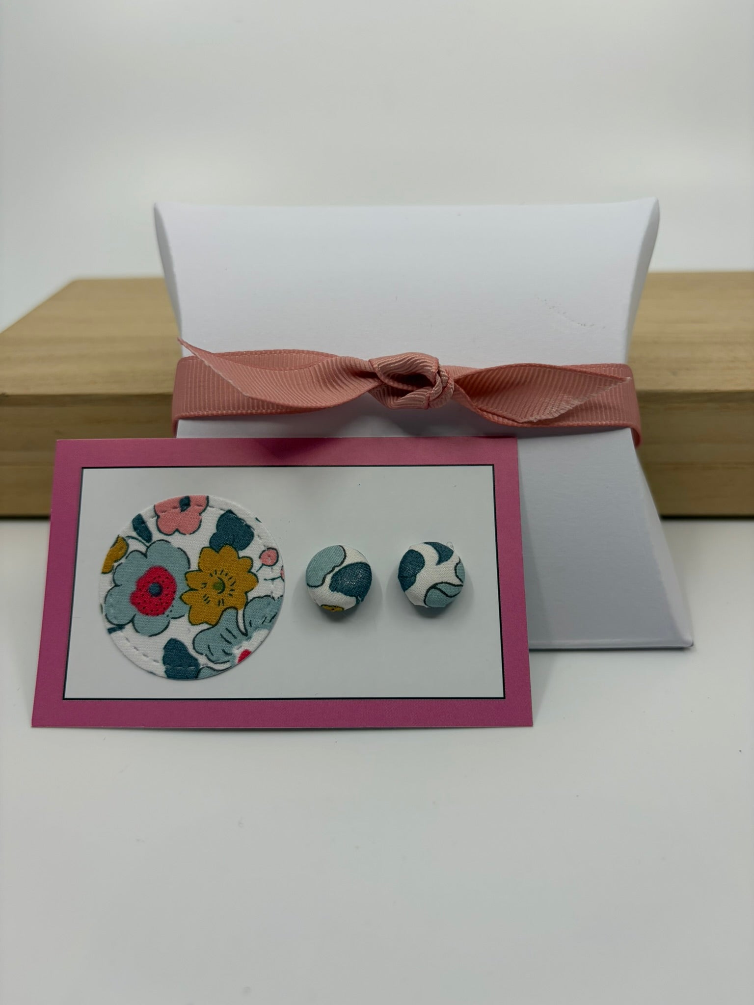(Copy) Liberty Fabric Luxury Handmade gift box including a zipper pouch, ear rings and scrunchie