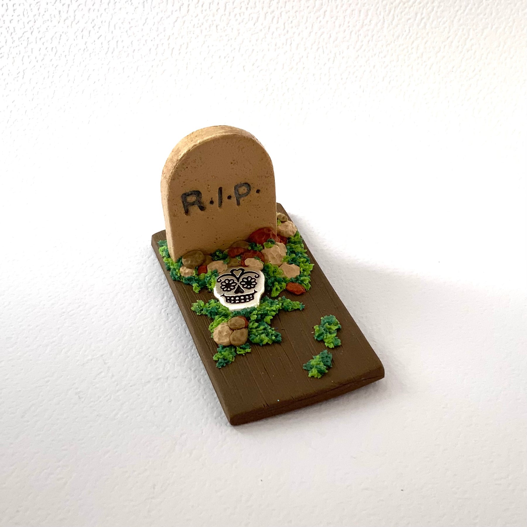 DEAD CUTE – Miniature Gothic Graveyard Scene | Handmade Polymer Clay Art