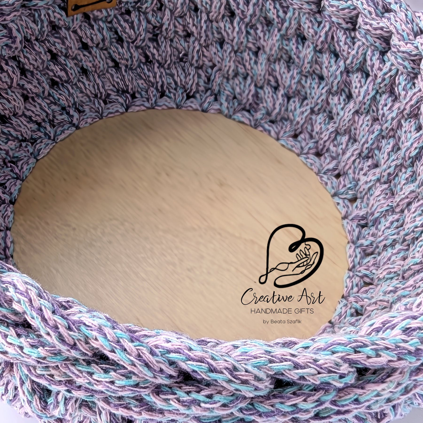 Medium size basket with wooden bottom