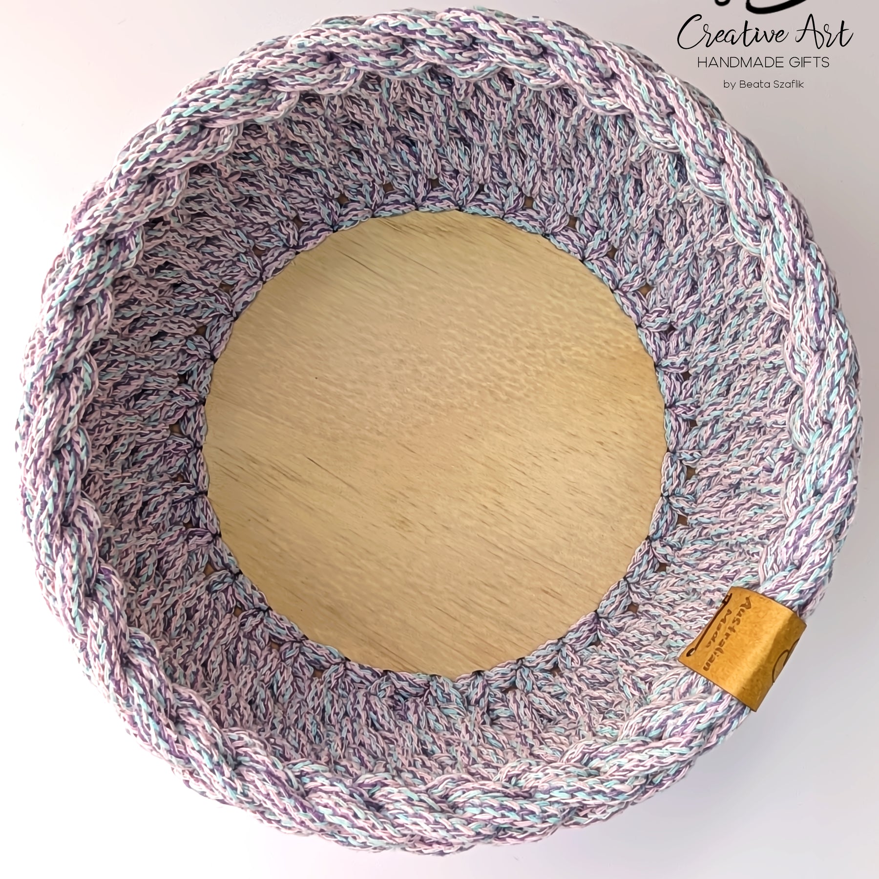 Medium size basket with wooden bottom