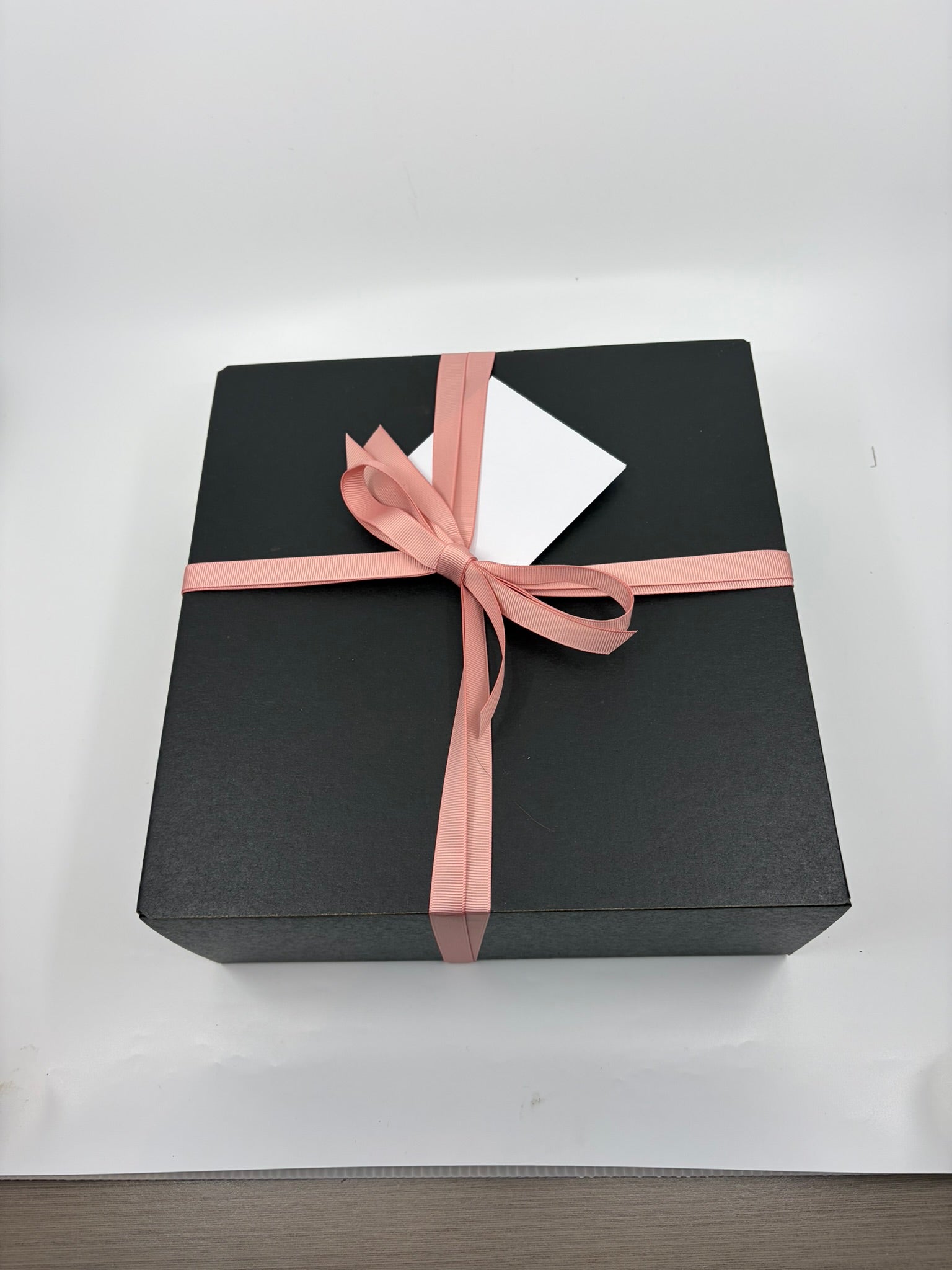 (Copy) Liberty Fabric Luxury Handmade gift box including a zipper pouch, ear rings and scrunchie