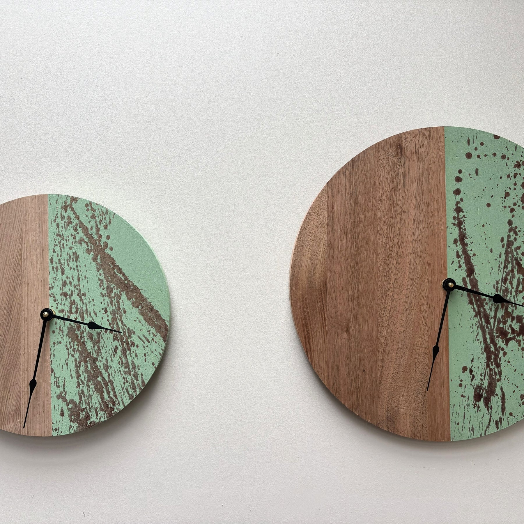 Verdant – Handmade Tasmanian Oak Wall Clock | Sage Green Splatter Design, Silent Movement | 30cm or 40cm