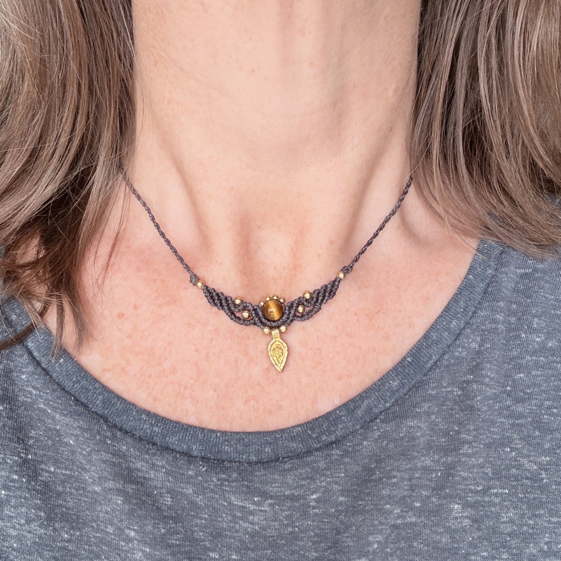 Macrame Collier with gemstone bead and brass charm - several choices