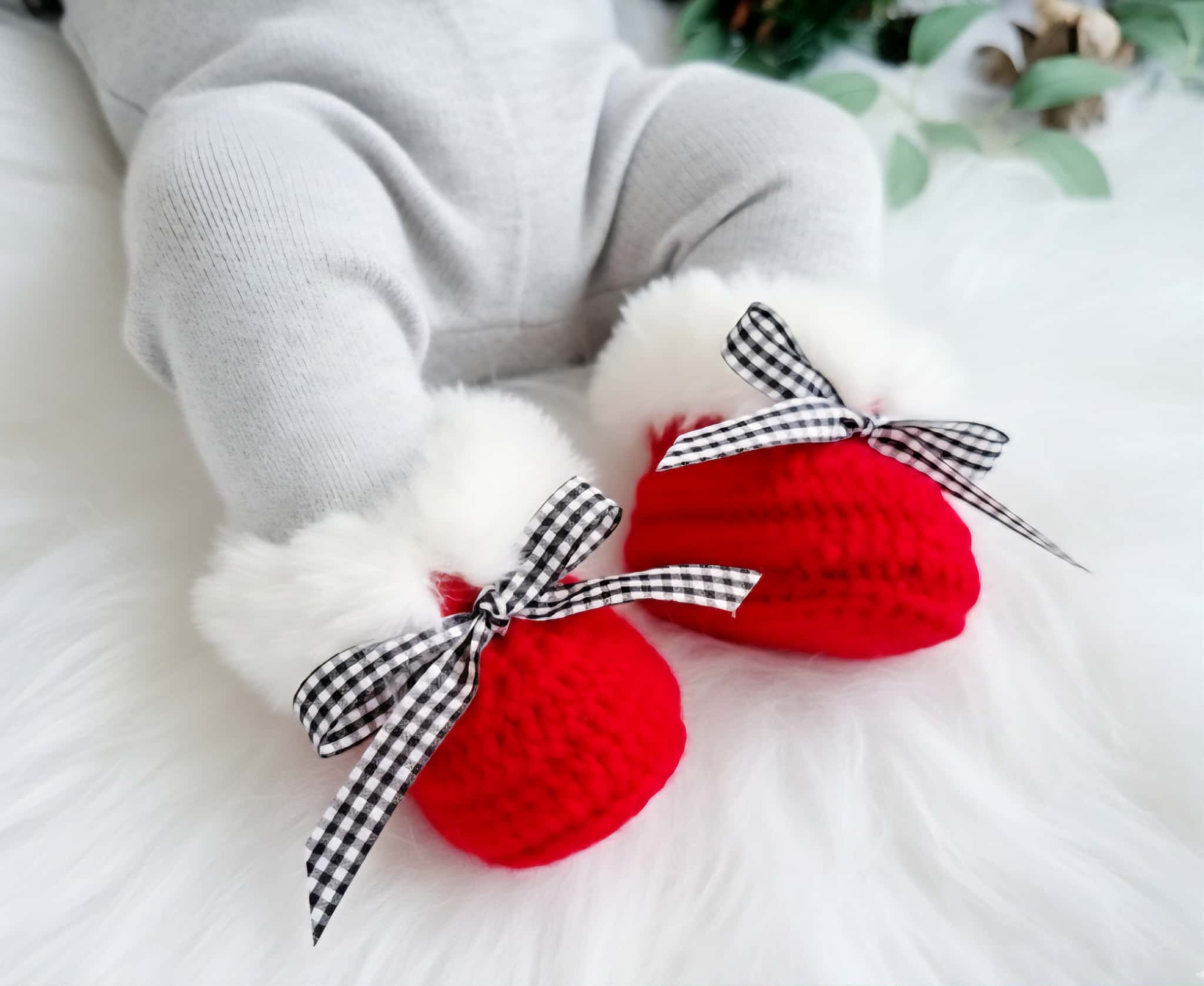 Baby Booties | Christmas | Red | Fluffy | Newborn | Crochet | Knit | Shoes | Sock