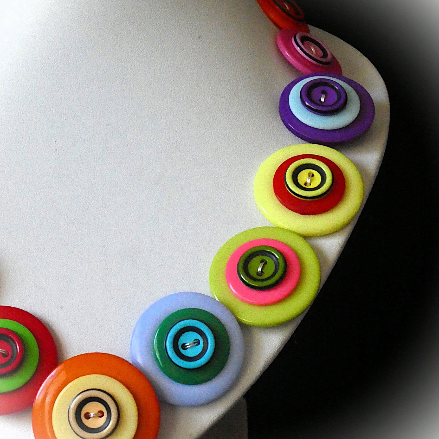 Button necklace and earrings - Round and Round