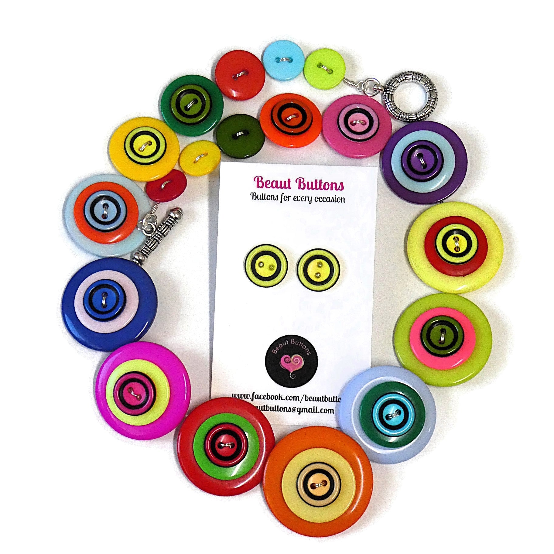 Button necklace and earrings - Round and Round