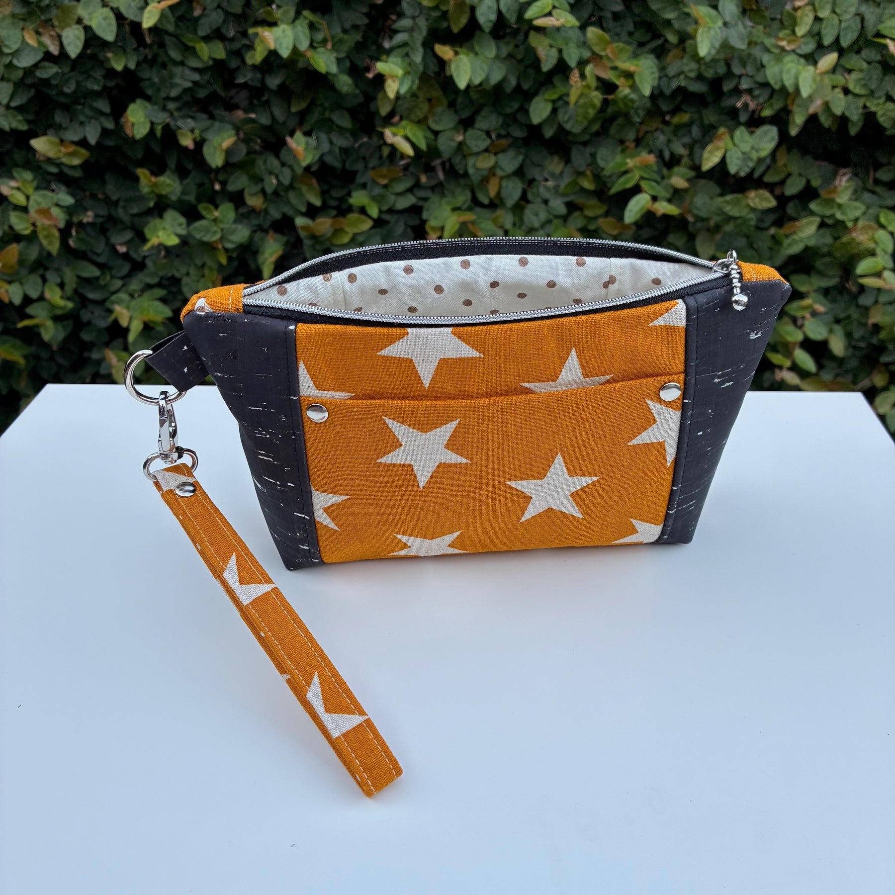 Norfolk Pouch - Cream stars on mustard