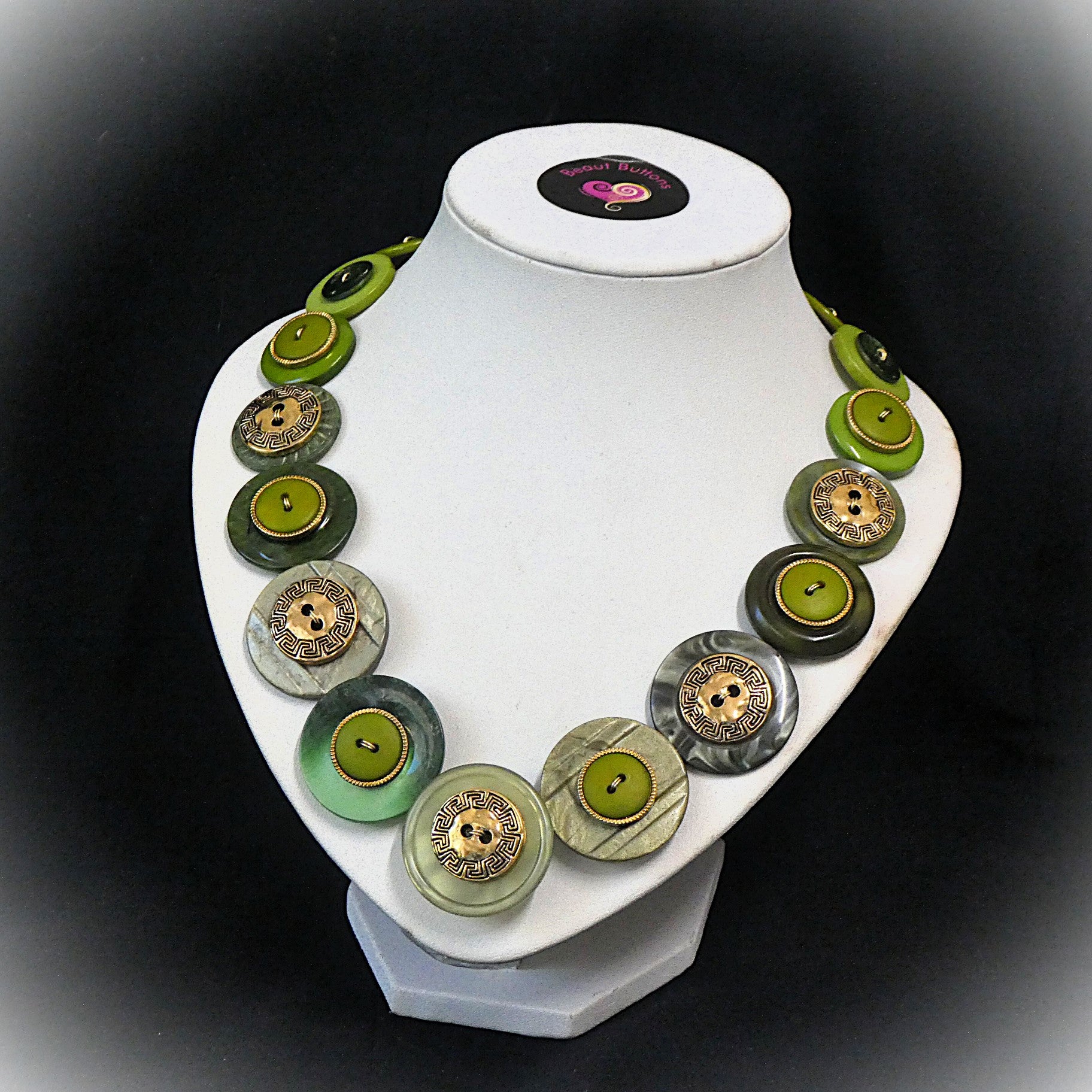 Button necklace - Green and Gold
