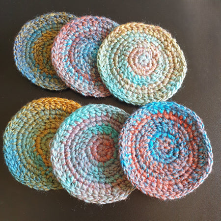 Hand crocheting Simple Round Coaster : Red Blue Yellow Brown