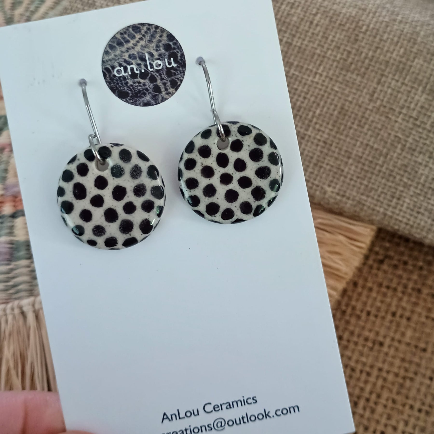 Medium Black Spotty Drops