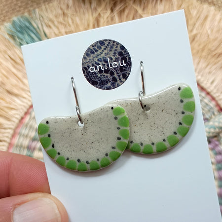 Large Green-Pattern Crescent Drops