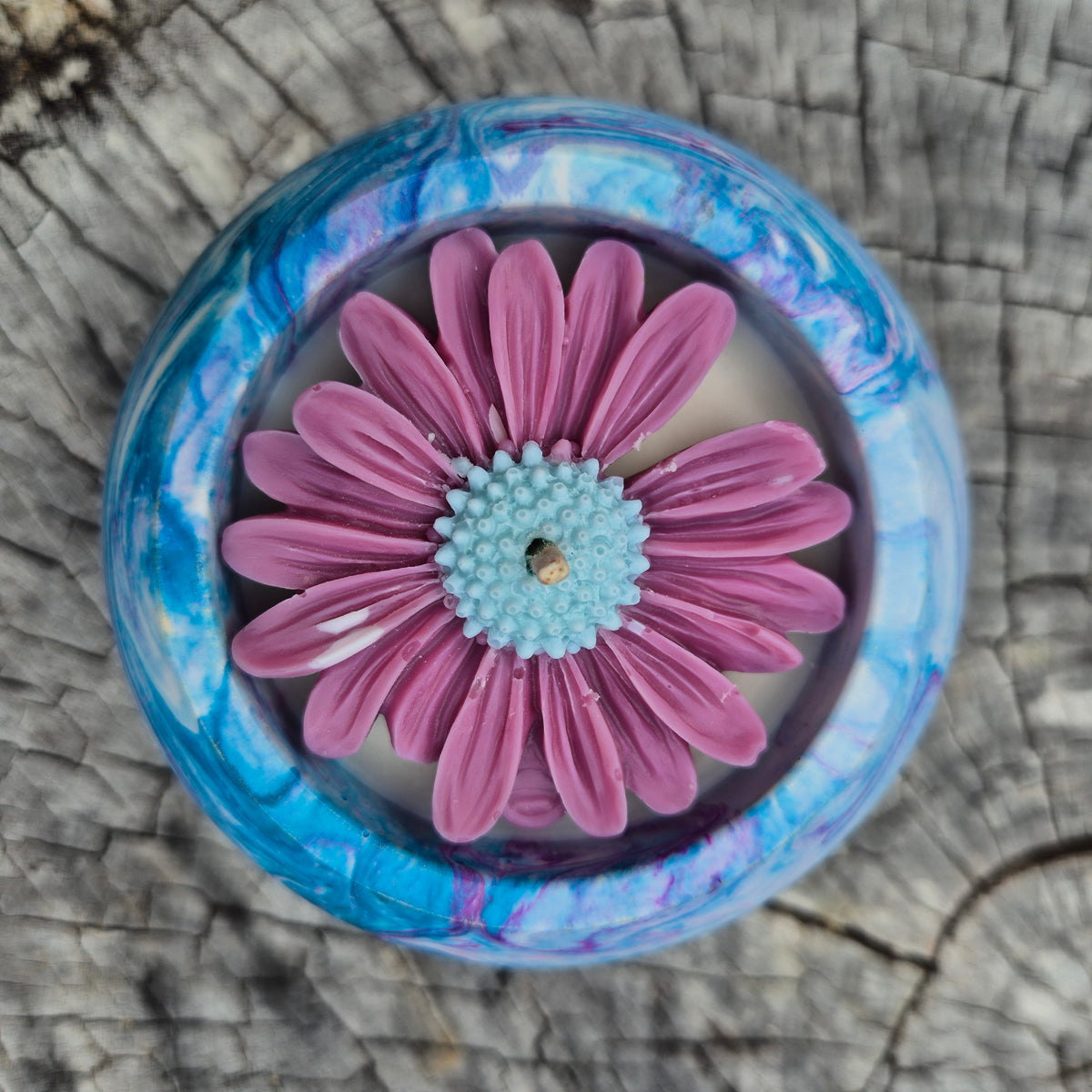 Concrete pot belly shaped bowl candle with coconut lime fragrance
