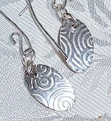 Fine Silver Embossed Disc Earrings #5 POST FREE