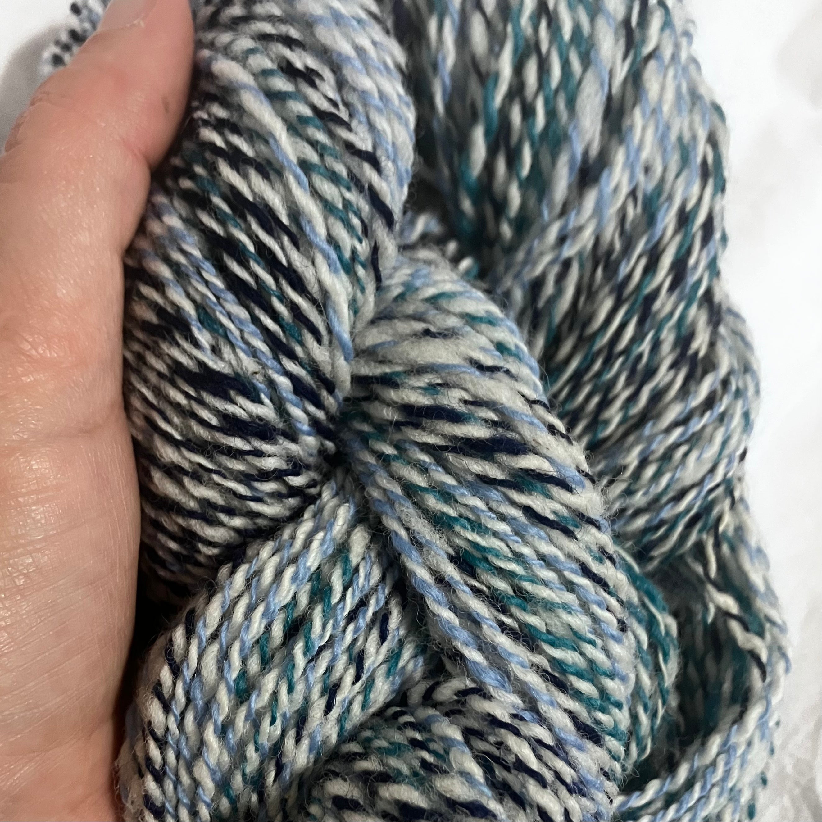 Blue-green Border Leicester wool