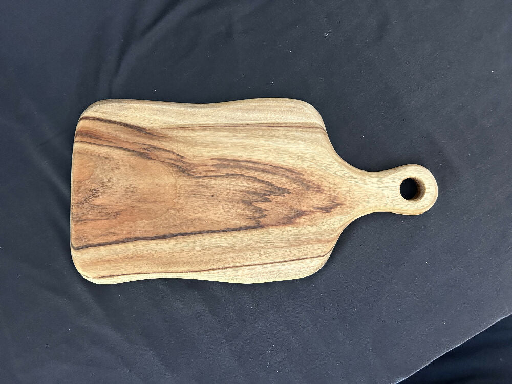QLD Camphor Laurel serving board |Stunning serving board