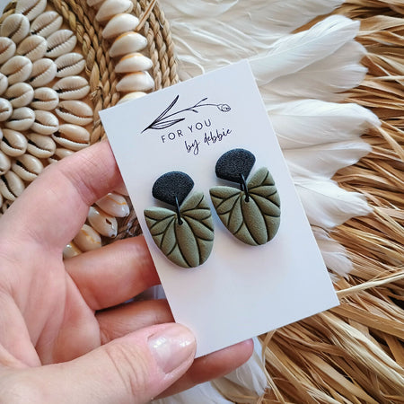 Khaki leaf earrings