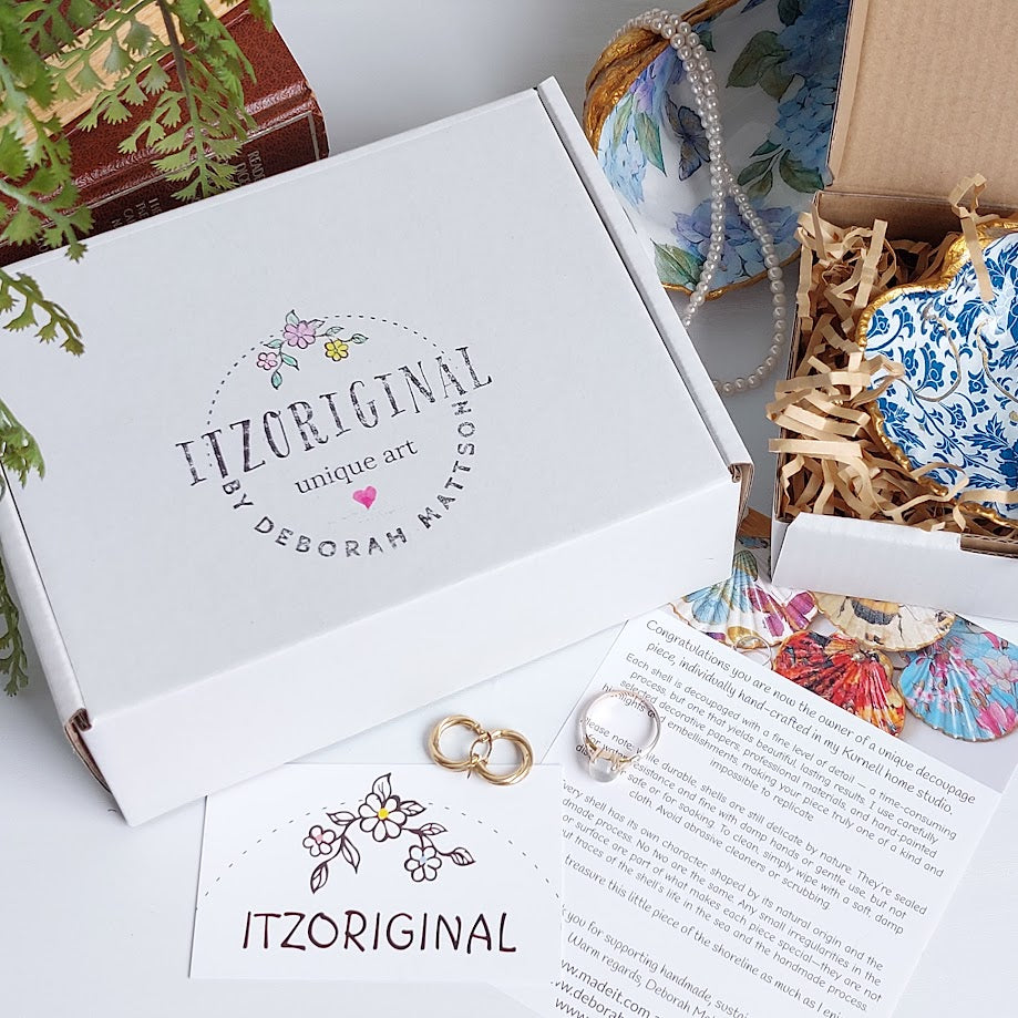 Real Shell trinket dish - Hand Painted Coastal Décor - Pink Scallop Shell