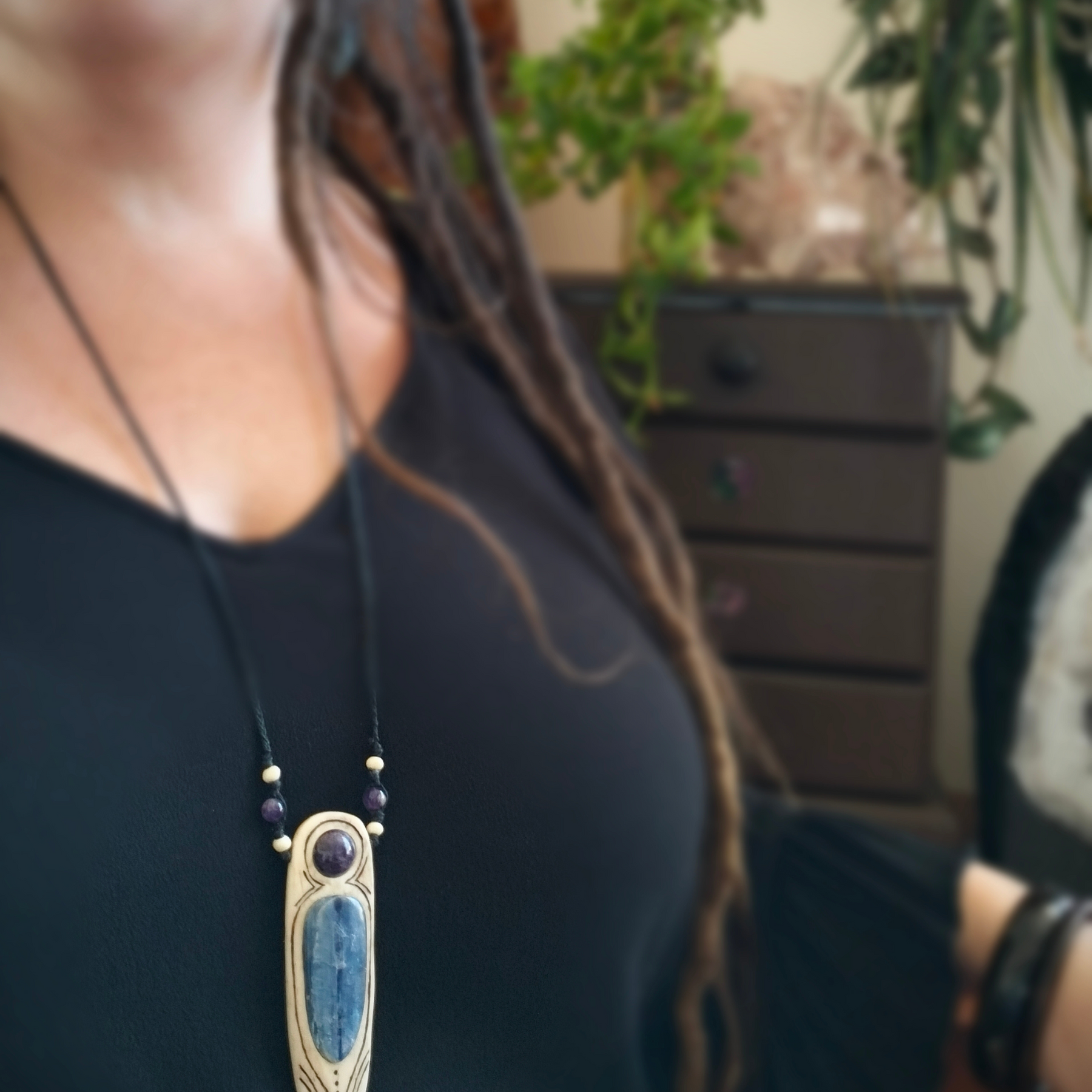 •| KYANITE | AMETHYST | DEER ANTLER |• NECKPIECE