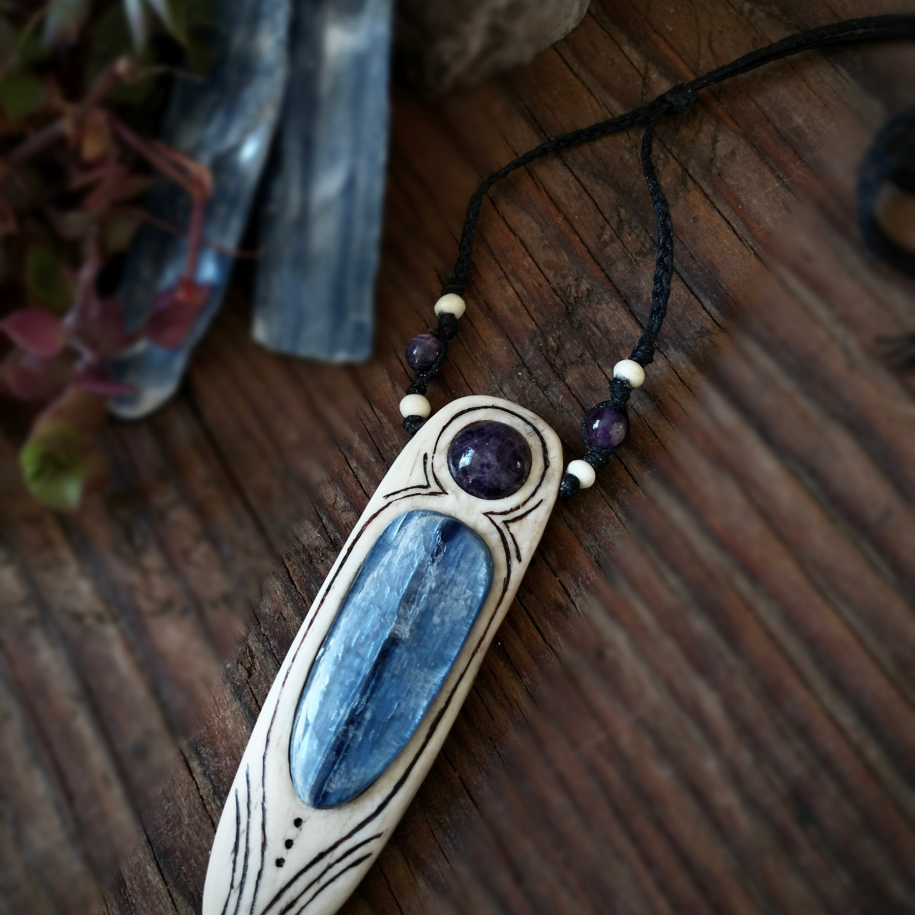 •| KYANITE | AMETHYST | DEER ANTLER |• NECKPIECE